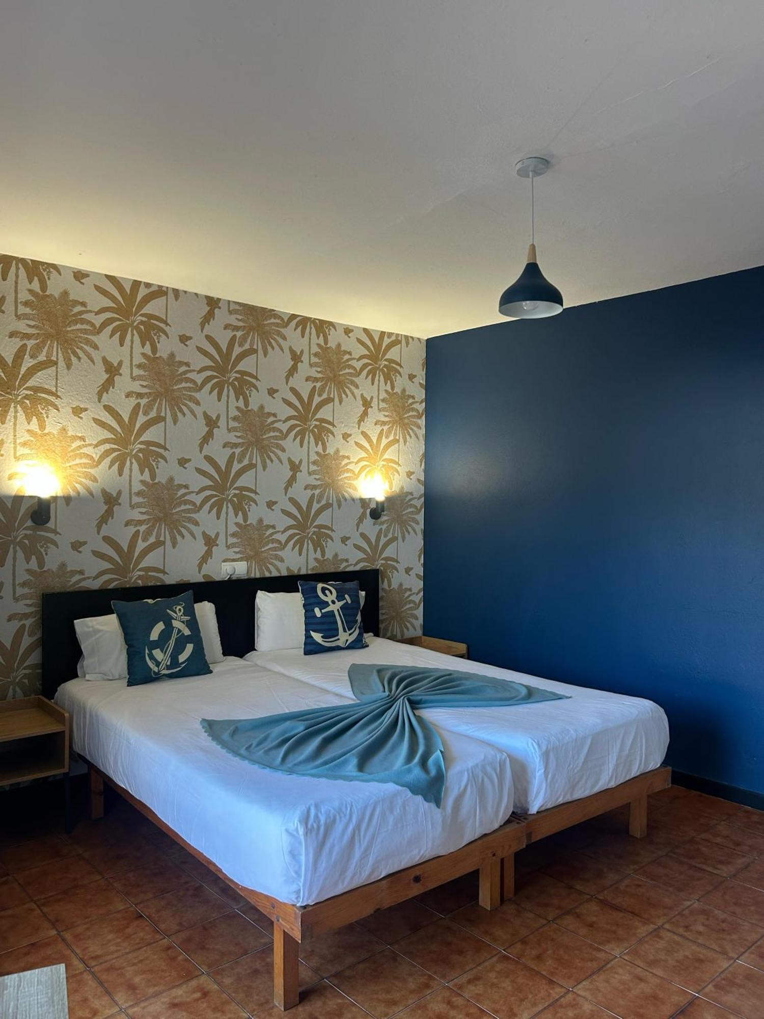 Hostal Balearic (Adults Only) San Antonio  Exterior photo